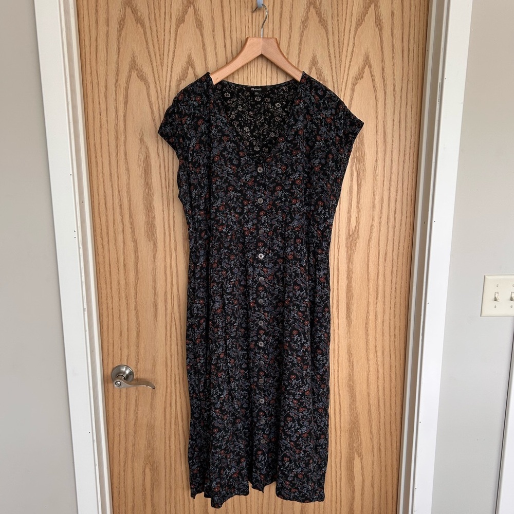 Madewell Navy Blue, Button Front, Floral Short-Sleeve Midi Dress